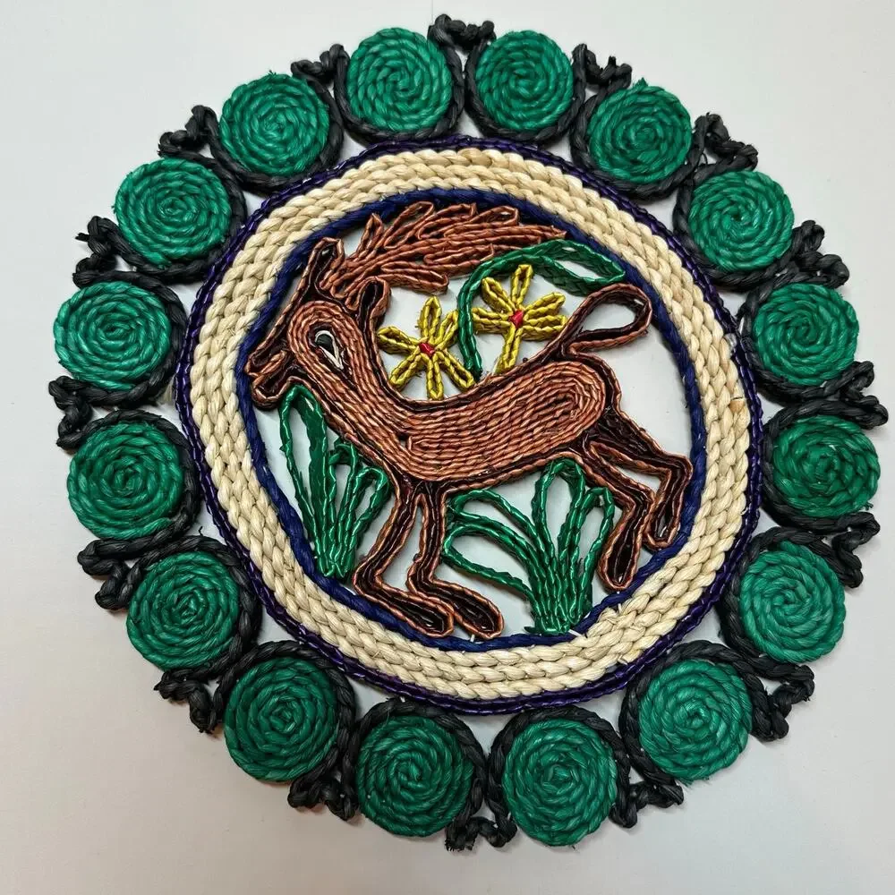 Woven Trivet Wicker Rattan Deer Boho MCM Hot Pad Wall Decor Natural Fiber Green